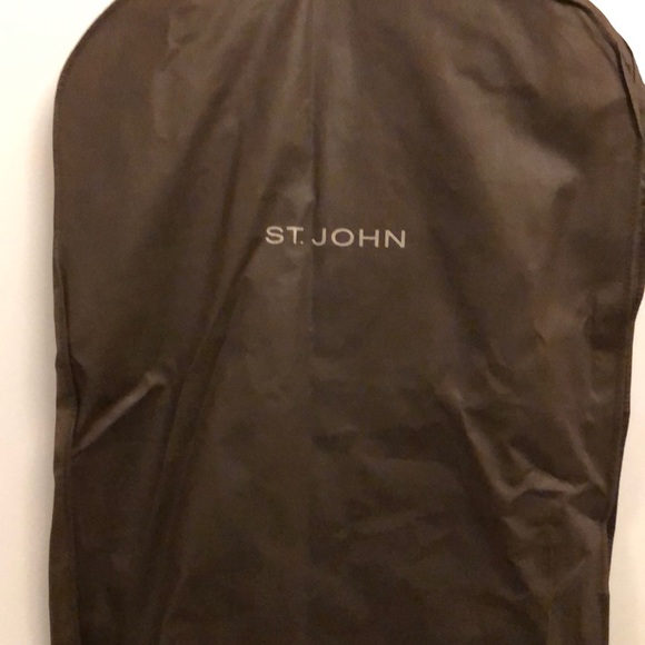 St john gown - Picture 7 of 7